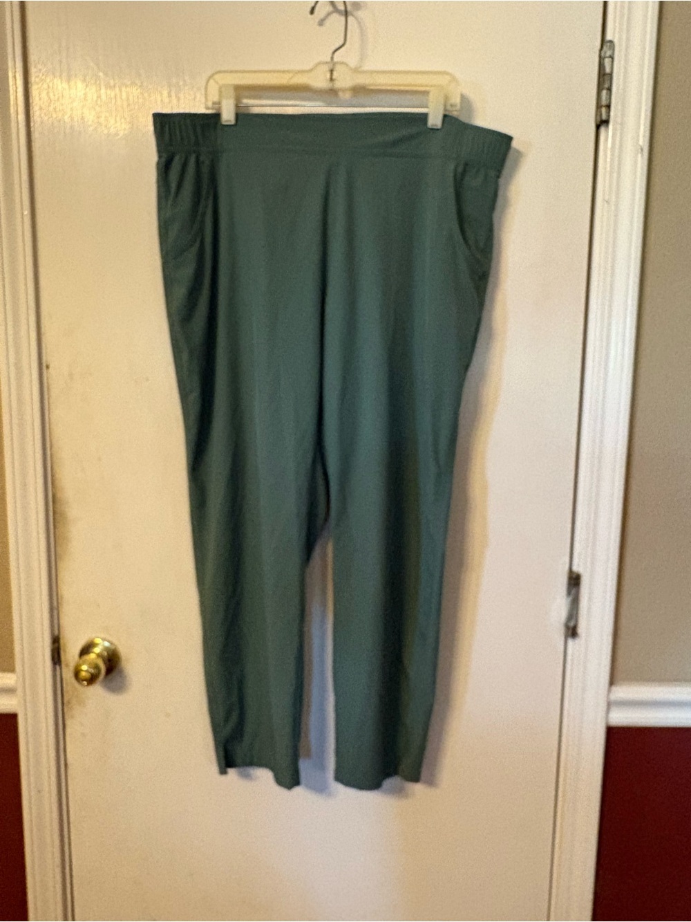 Woman’s Eddie Bauer Straight-Leg Pull-On Pants in Teal Green Size XL